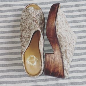 Ecote mules/ slides